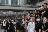 612-13香港“反送中”集会上的人群