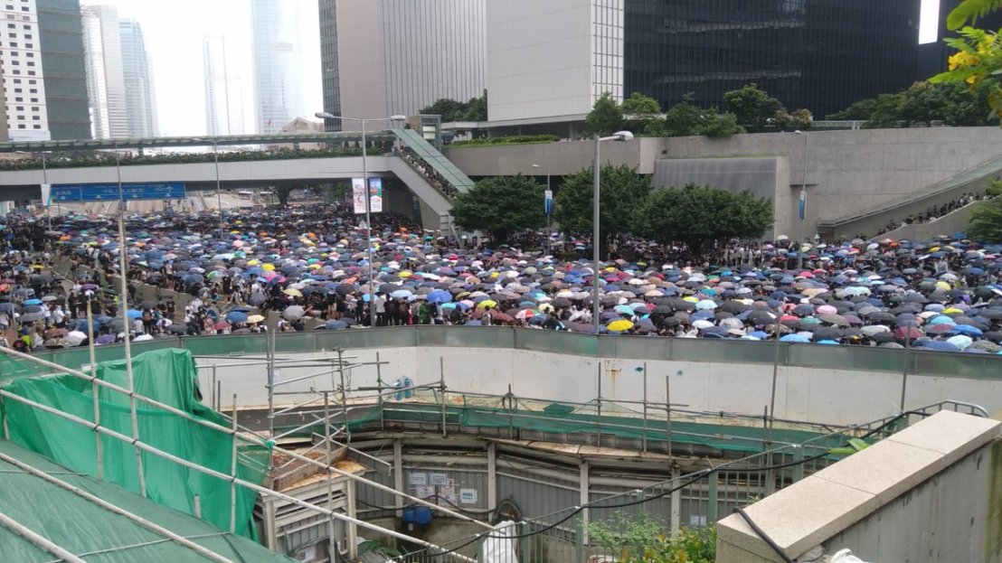 612香港市民湧入金鐘1