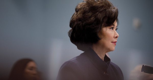 在中美高层之间游走