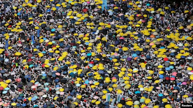 美两党两院议员推出法案 将香港自治状态与特殊待遇挂钩 3