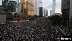 香港人示威初见成效1