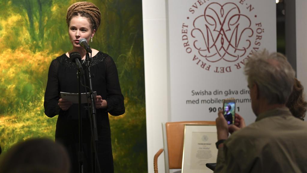 瑞典笔会授奖桂民海 文化部长颁奖 北京威胁报复