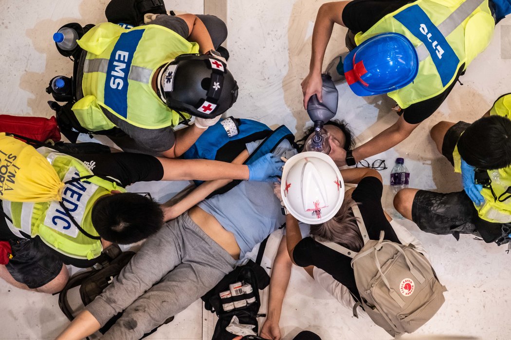 香港抗议者背后的志愿者大军2